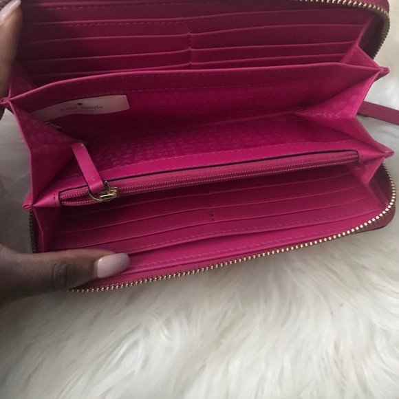Kate Spade wallet - Picture 3 of 7